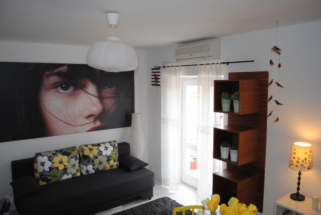 Apartment Optimist Makarska Rum bild
