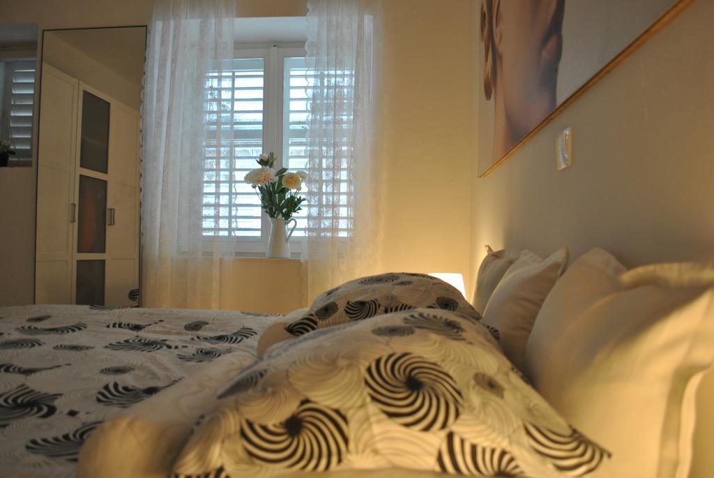Apartment Optimist Makarska Rum bild