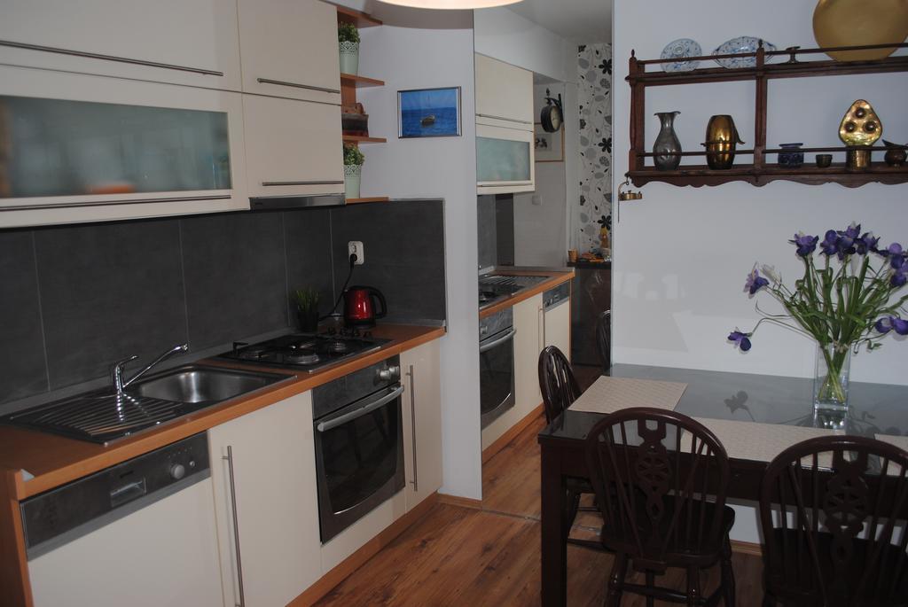 Apartment Optimist Makarska Rum bild